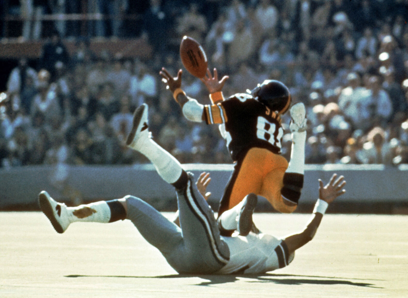 1976: Led by Lynn Swann, Pittsburgh wins Super Bowl for second straight year